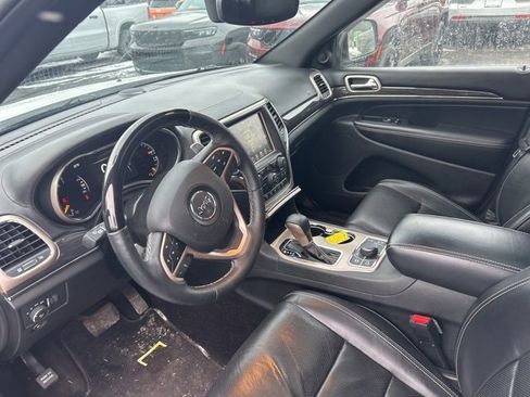 Used 2017 Jeep Grand Cherokee Overland image 8