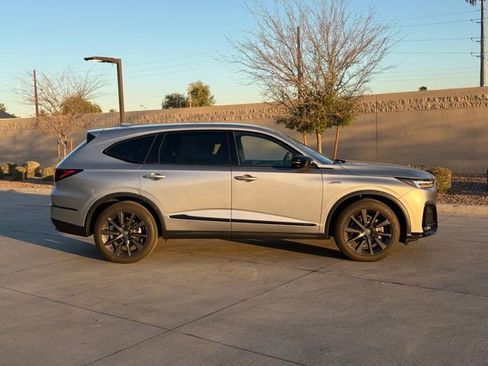 Used 2025 Acura MDX A-Spec image 3