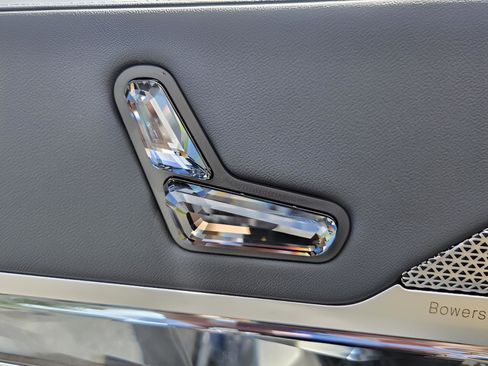 New 2025 BMW i7 xDrive60 image 34