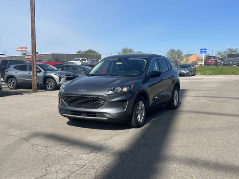 Used 2022 Ford Escape SE w/ Convenience Package image 3