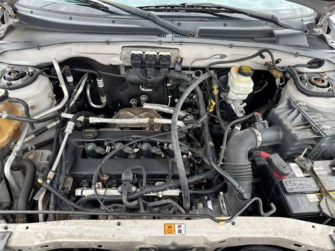 Used 2005 MAZDA Tribute I image 23