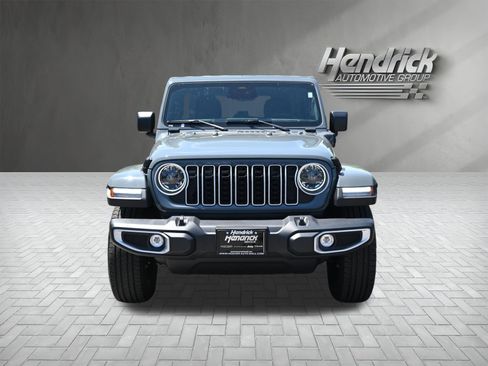 Used 2025 Jeep Wrangler Unlimited Sahara w/ Safety Group AWD/4WD image 3