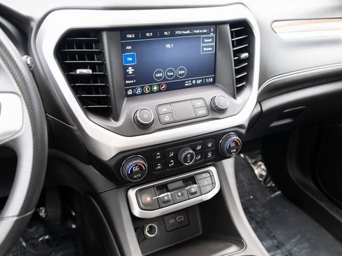 Used 2022 GMC Acadia SLE image 3