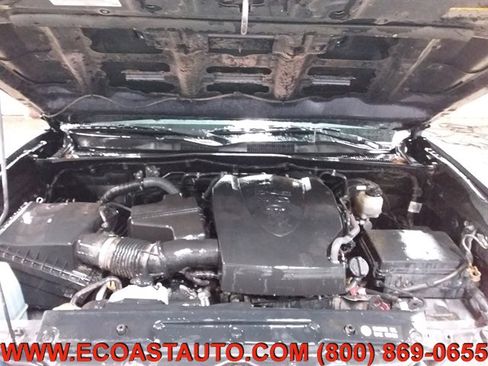 Used 2016 Toyota Tacoma TRD Sport w/ Towing Package AWD/4WD image 9