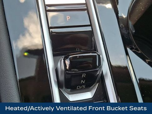 Used 2024 Volkswagen Atlas Peak Edition SEL AWD/4WD image 13