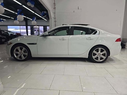 Used 2017 Jaguar XE Prestige image 4