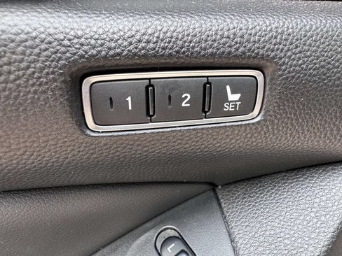 Used 2018 Honda Accord Touring image 10
