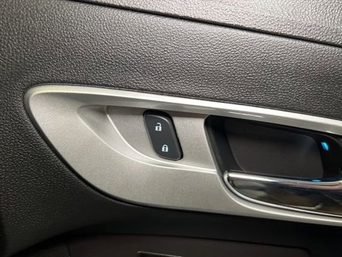 Used 2017 Chevrolet Equinox Premier w/ Enhanced Convenience Package image 65