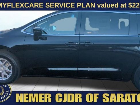 New 2026 Chrysler Pacifica Select image 3