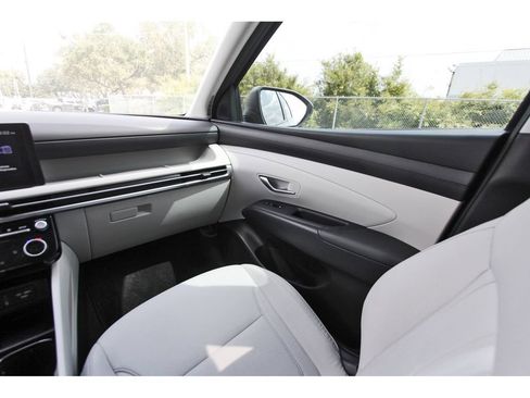 Certified 2025 Hyundai Tucson SEL FWD image 11