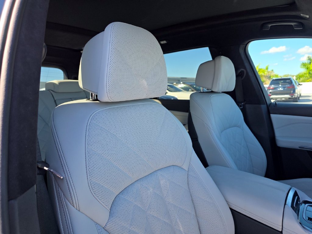 Certified 2024 BMW X7 xDrive40i w/ Executive Package AWD/4WD image 28