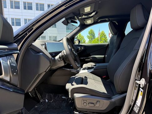 New 2026 BMW X3 xDrive30i w/ M Sport Package AWD/4WD image 9