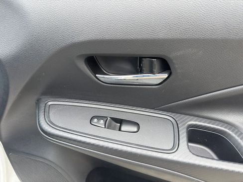 Used 2025 Nissan Versa SV w/ Trunk Package image 15