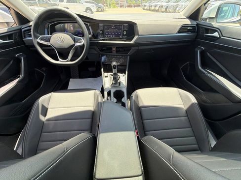 Used 2023 Volkswagen Jetta SE w/ Panoramic Sunroof Package FWD image 24