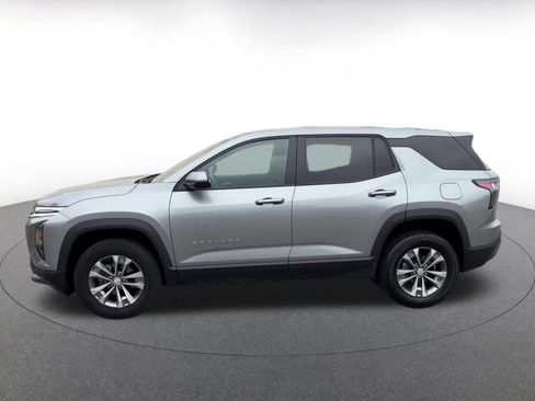 Used 2025 Chevrolet Equinox LT FWD image 9