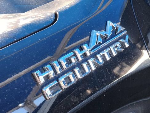 Used 2023 Chevrolet Silverado 1500 High Country w/ Technology Package AWD/4WD image 9