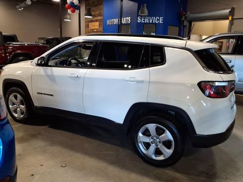 Used 2019 Jeep Compass Latitude w/ Popular Equipment Group AWD/4WD image 7