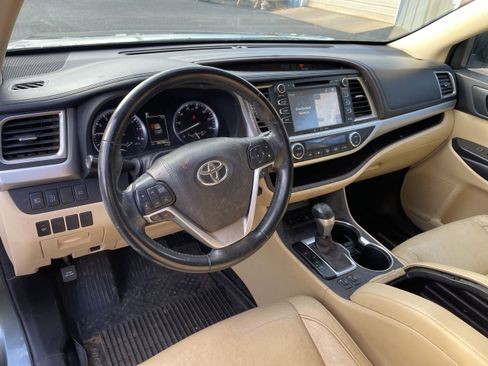 Used 2017 Toyota Highlander XLE image 10