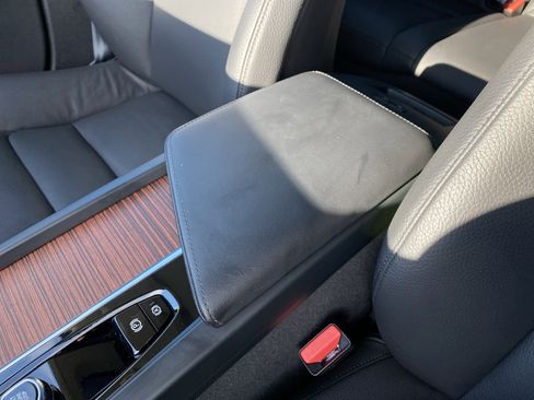 Used 2025 Volvo V60 B5 Cross Country Plus image 36