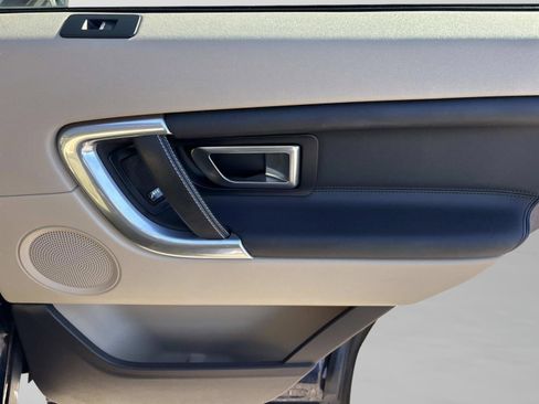 Used 2017 Land Rover Discovery Sport HSE image 31
