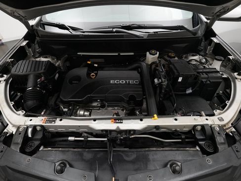 Certified 2021 Chevrolet Equinox LT image 3