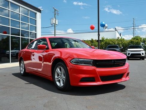 Used 2022 Dodge Charger SXT RWD image 3