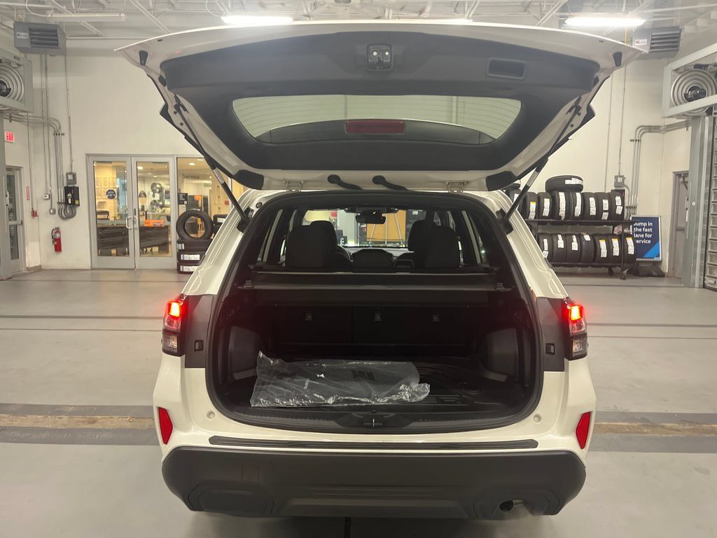 Certified 2025 Subaru Forester Premium AWD/4WD image 6