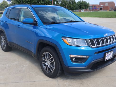 Used 2020 Jeep Compass Latitude w/ Popular Equipment Group FWD image 3