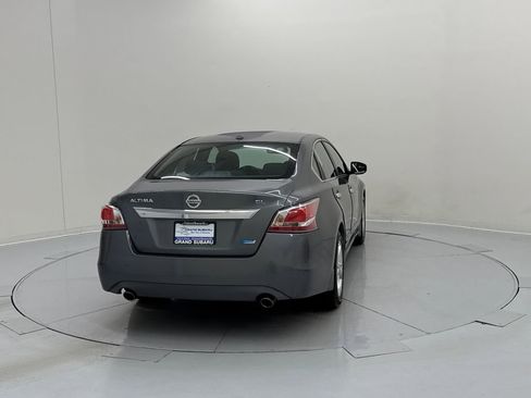 Used 2014 Nissan Altima 2.5 SL w/ Moonroof Package image 5