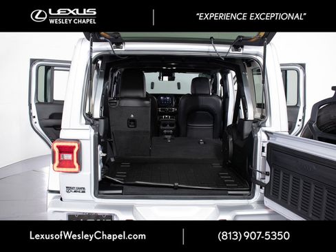 Used 2023 Jeep Wrangler Unlimited Sahara AWD/4WD image 12