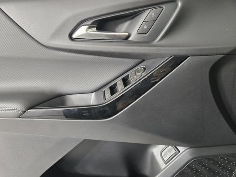 New 2026 Chevrolet Equinox LT w/ Convenience Package II FWD image 24