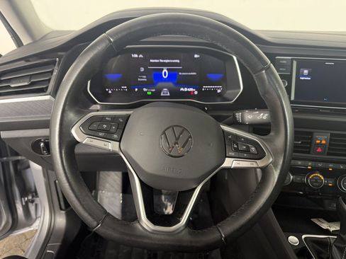 Used 2024 Volkswagen Jetta SE FWD image 19