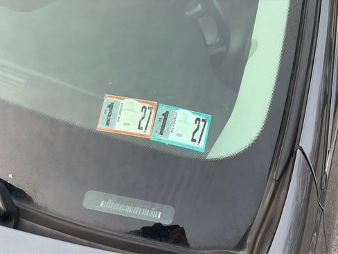 Used 2010 Cadillac DTS Premium image 22