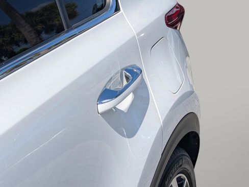 Used 2022 Kia Sportage EX w/ EX Technology Package FWD image 18