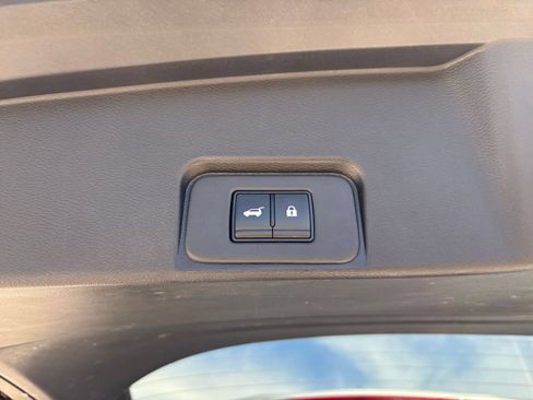 Used 2025 Nissan Rogue SV AWD/4WD image 23