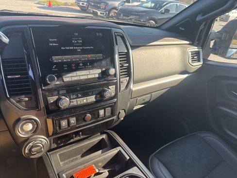 Used 2023 Nissan Titan PRO-4X image 17
