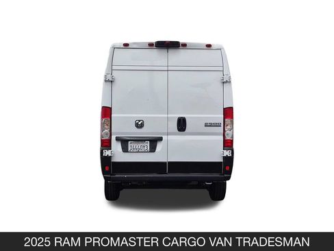 Used 2025 RAM ProMaster 2500 w/ Convenience Group FWD image 8