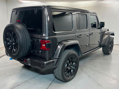 Used 2021 Jeep Wrangler Unlimited Sahara AWD/4WD image 6