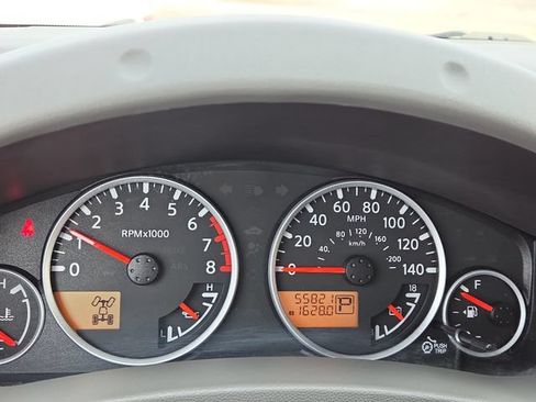 Used 2019 Nissan Frontier SL AWD/4WD image 9