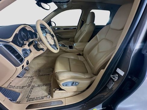 Used 2016 Porsche Cayenne image 5