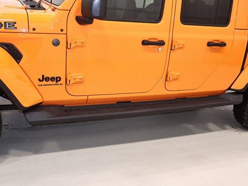 Used 2025 Jeep Gladiator Sport image 36