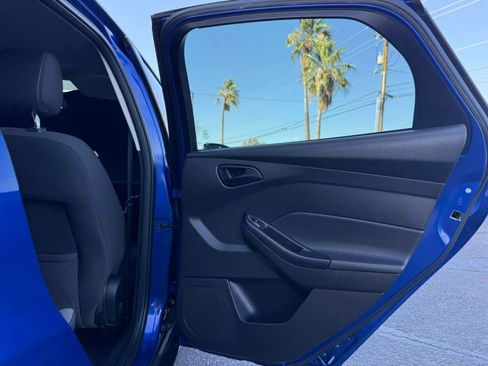 Used 2012 Ford Focus SE FWD image 32