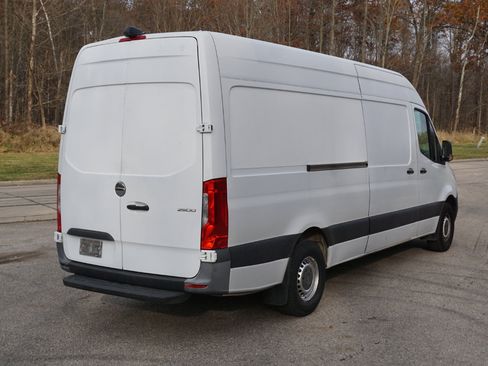 Used 2019 Freightliner Sprinter 170 image 5