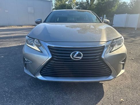 Used 2016 Lexus ES 350 w/ Premium Package w/Wood Trim FWD image 4