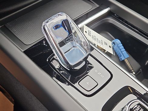 New 2026 Volvo XC60 B5 Ultra w/ Protection Package Premier image 19