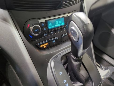 Used 2015 Ford Escape SE w/ Equipment Group 201A FWD image 24