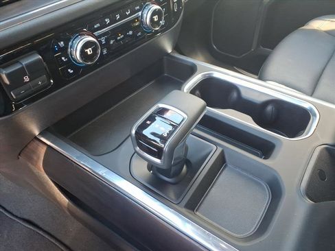 Used 2024 GMC Sierra 1500 SLT image 11