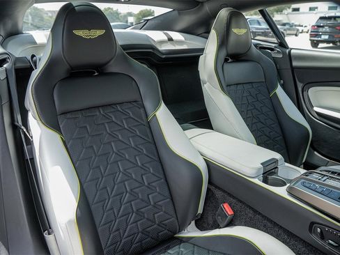 New 2025 Aston Martin Vanquish Coupe image 36