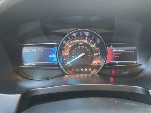 Used 2018 Ford Explorer XLT w/ Equipment Group 202A FWD image 22