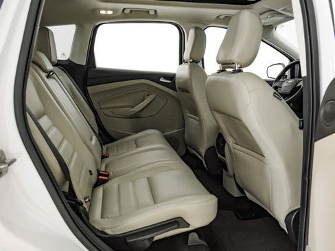 Used 2019 Ford Escape Titanium image 32